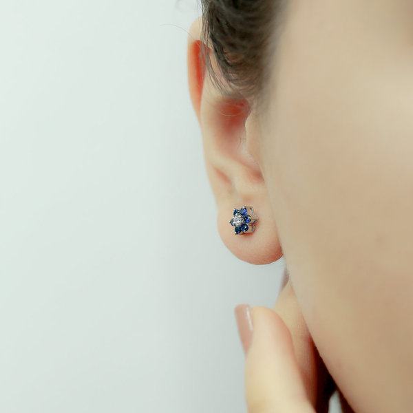 Diamond Sapphire Daisy earring 14 carat 585 white gold