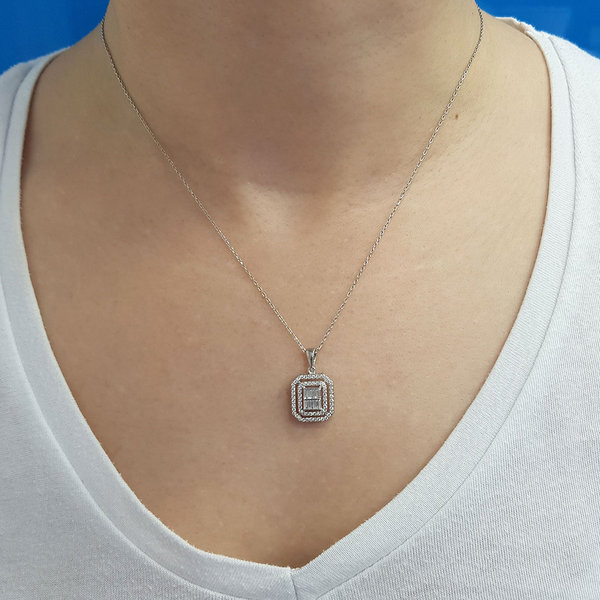 Diamant Halskette mit 0,40 Carat mit Carreé-Anhänger Diamanten in Baguette-Schliff
